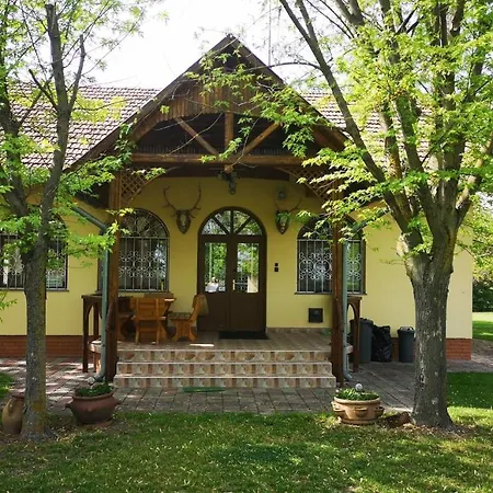Apartament Tobias Tanya Vendeghaz *